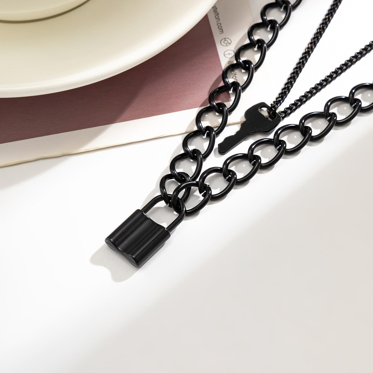 Black Lock Men's Chain