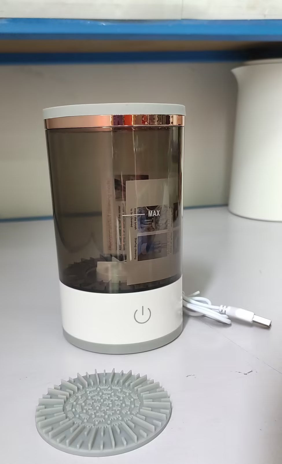 Make up brush cleaner