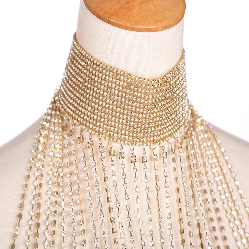 In Diamanten getauchte Kette