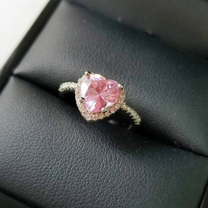 Hübscher rosa Herzring